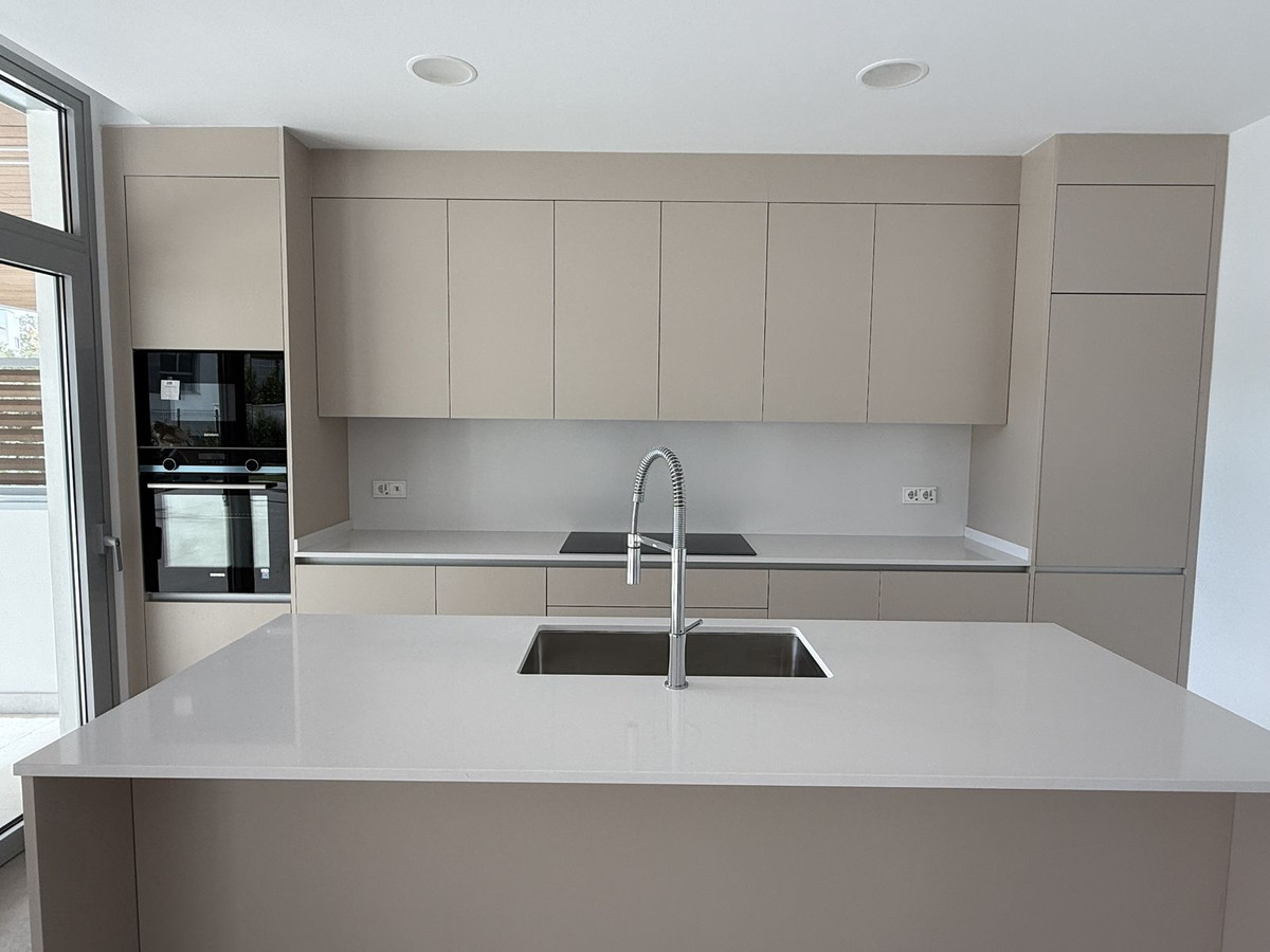 4 bedroom Apartments for sale in Marbella – R5250190