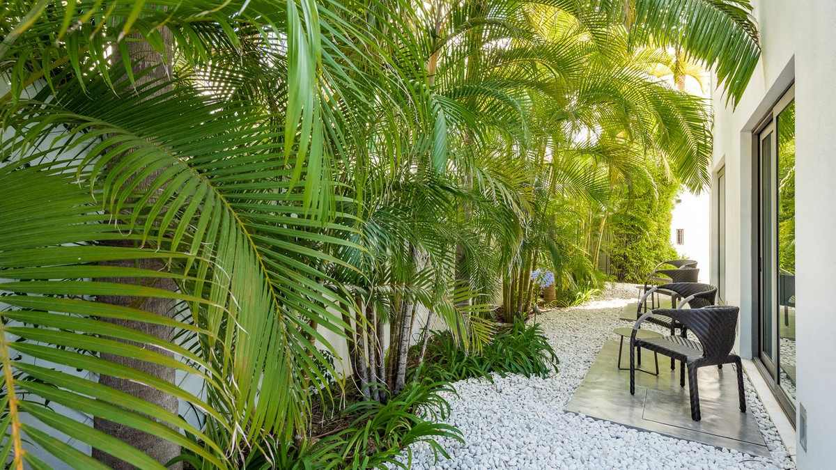 Villas de 4 dormitorios en venta en Milla de Oro – R4841641