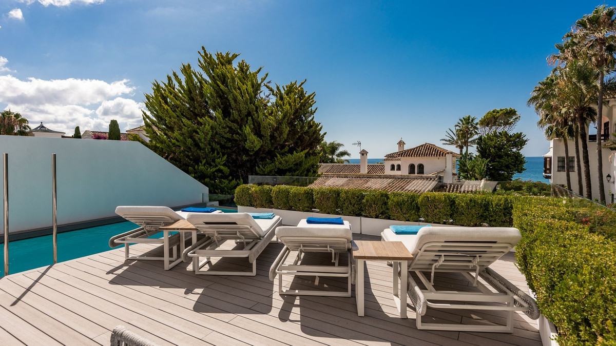 Villas de 4 dormitorios en venta en Milla de Oro – R4841641