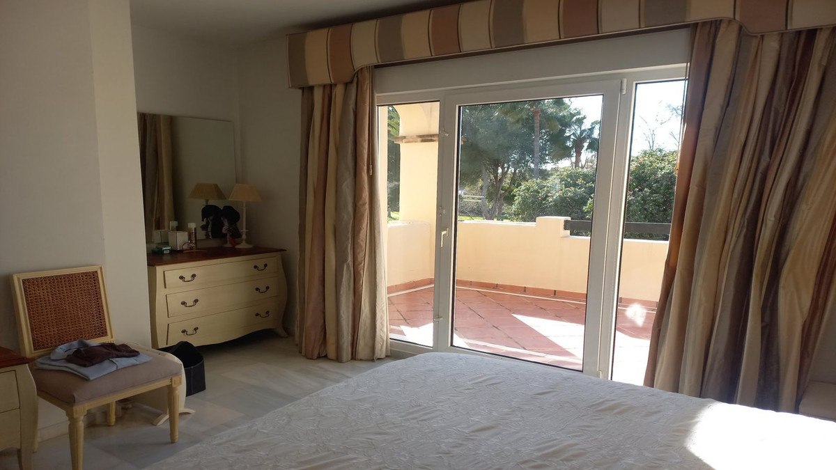 Adosados de 3 dormitorios en venta en Guadalmina Baja – R5289574