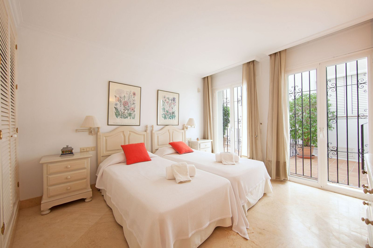 Apartamentos de 2 dormitorios en venta en Elviria – R5318485