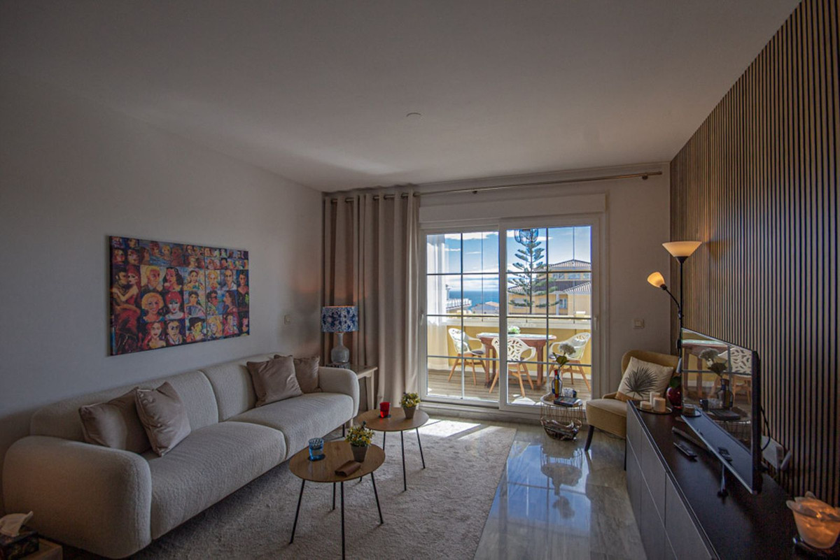 2 bedroom Apartments for sale in Cabopino – R5302867