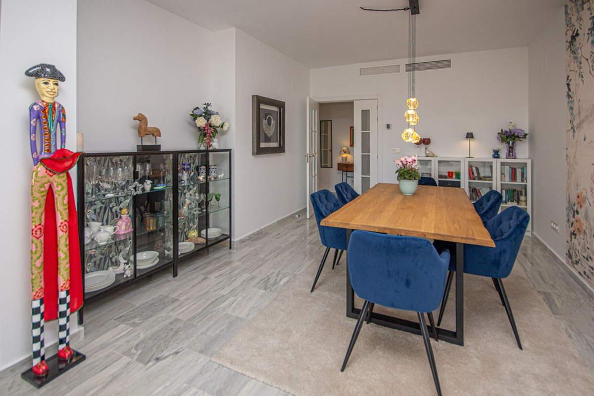 2 bedroom Apartments for sale in Cabopino – R5302867