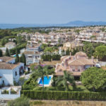 6 bedroom Villas for sale in Elviria – R5329729