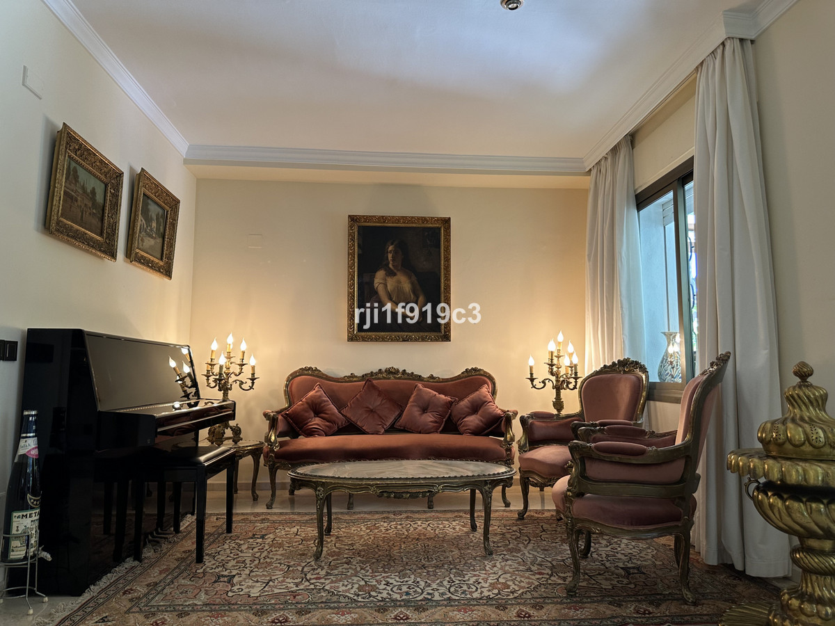 5 bedroom Villas for sale in Los Monteros – R5330077