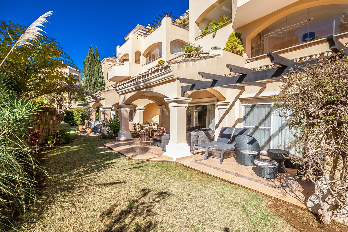 2 bedroom Apartments for sale in Elviria – R5303278