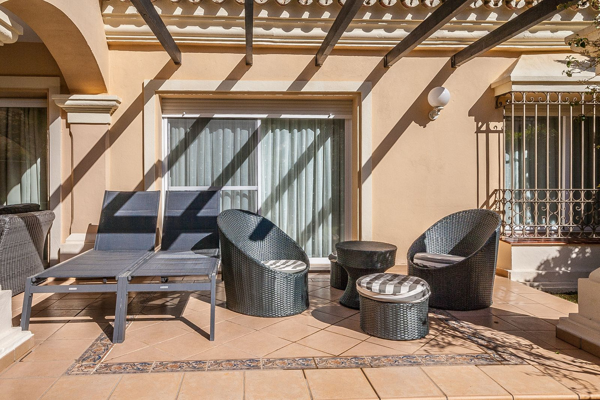 2 bedroom Apartments for sale in Elviria – R5303278