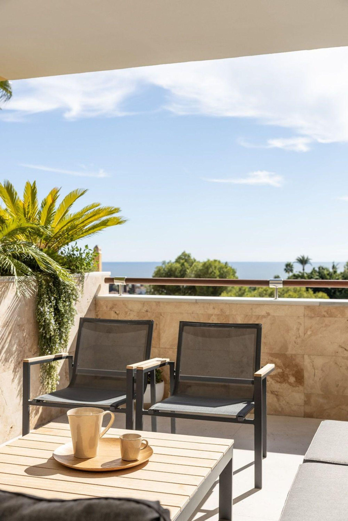 2 bedroom Apartments for sale in Marbella – R5227390