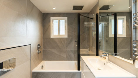 4 bedroom Villas for sale in Marbesa – R5297731