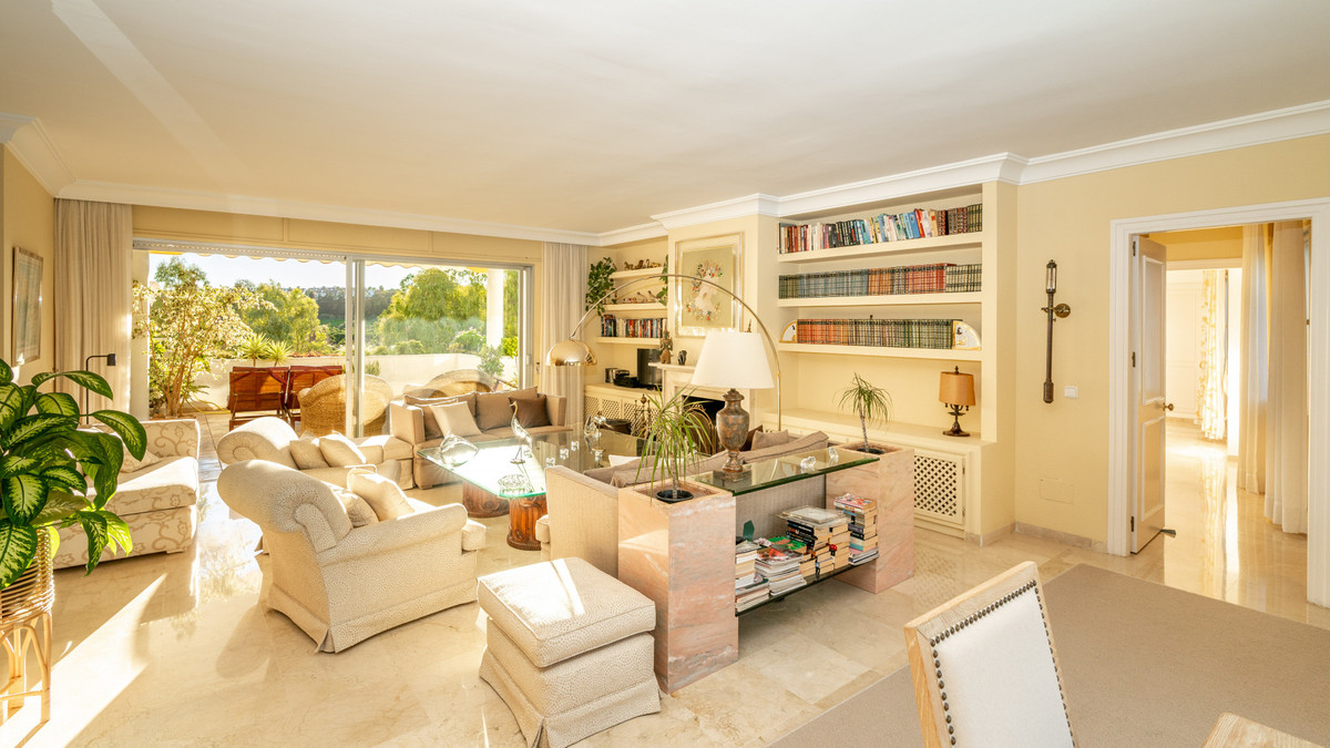 3 bedroom Apartments for sale in Guadalmina Alta – R4897615