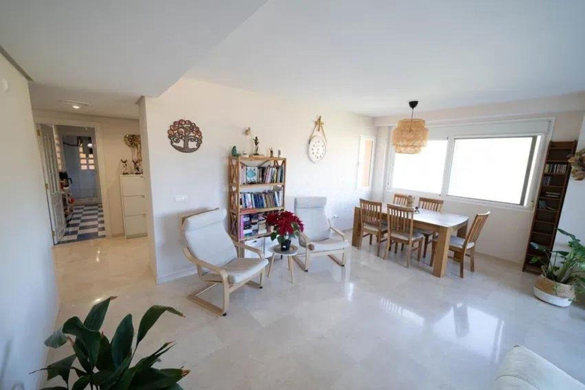 Apartamentos de 2 dormitorios en venta en Calahonda – R5016934