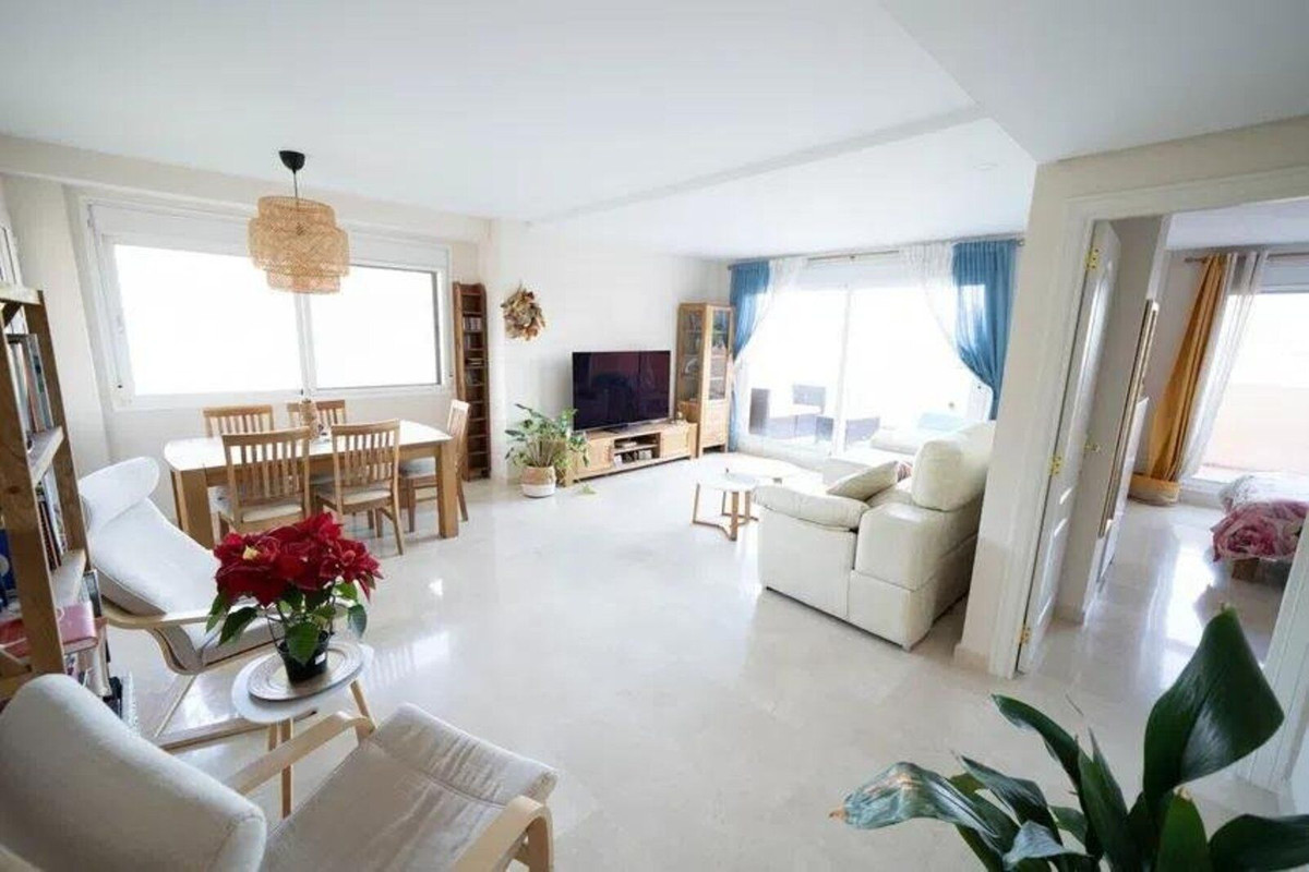 Apartamentos de 2 dormitorios en venta en Calahonda – R5016934