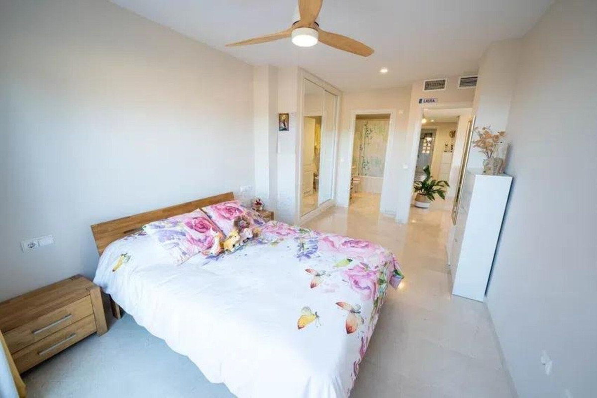 Apartamentos de 2 dormitorios en venta en Calahonda – R5016934