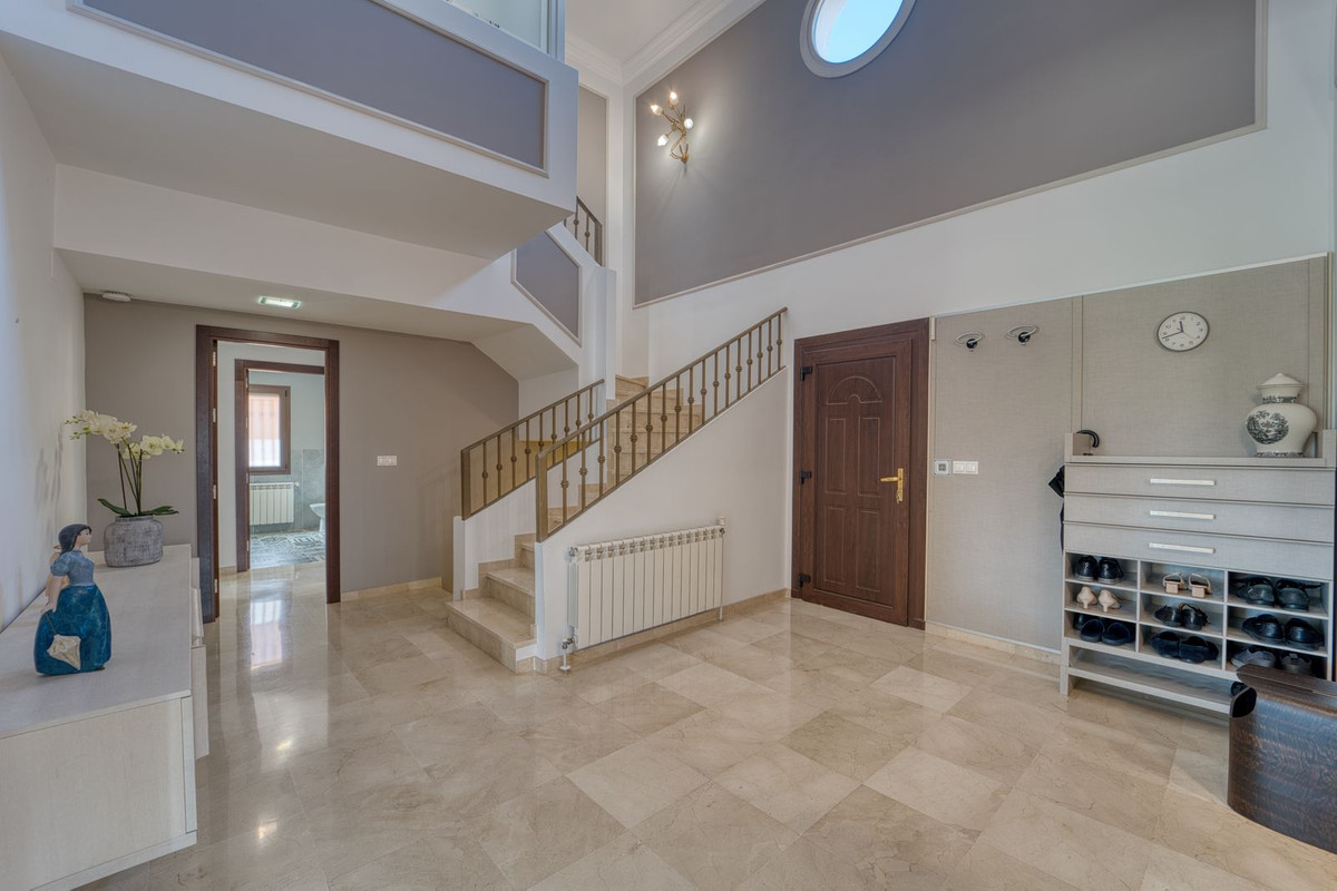 5 bedroom Villas for sale in Guadalmina Alta – R5332918