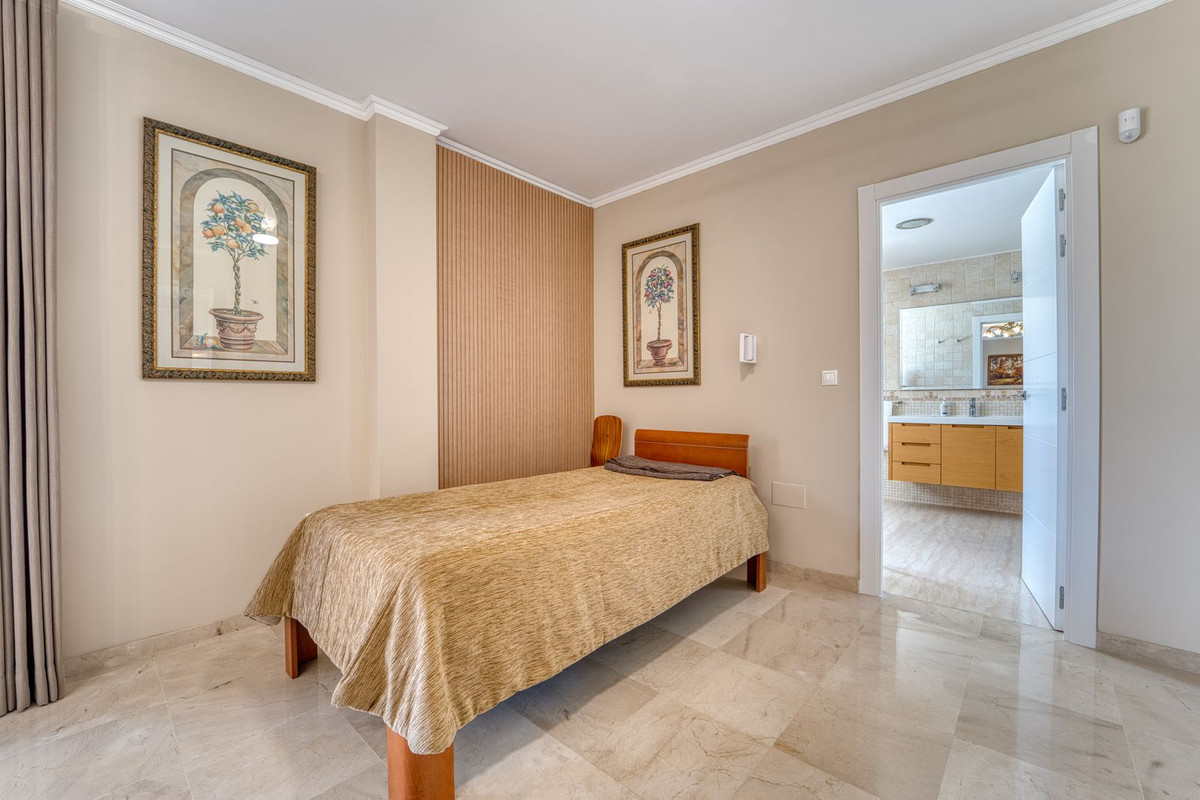 5 bedroom Villas for sale in Guadalmina Alta – R5332918