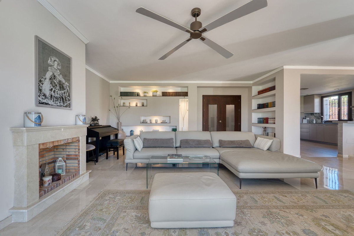 5 bedroom Villas for sale in Guadalmina Alta – R5332918