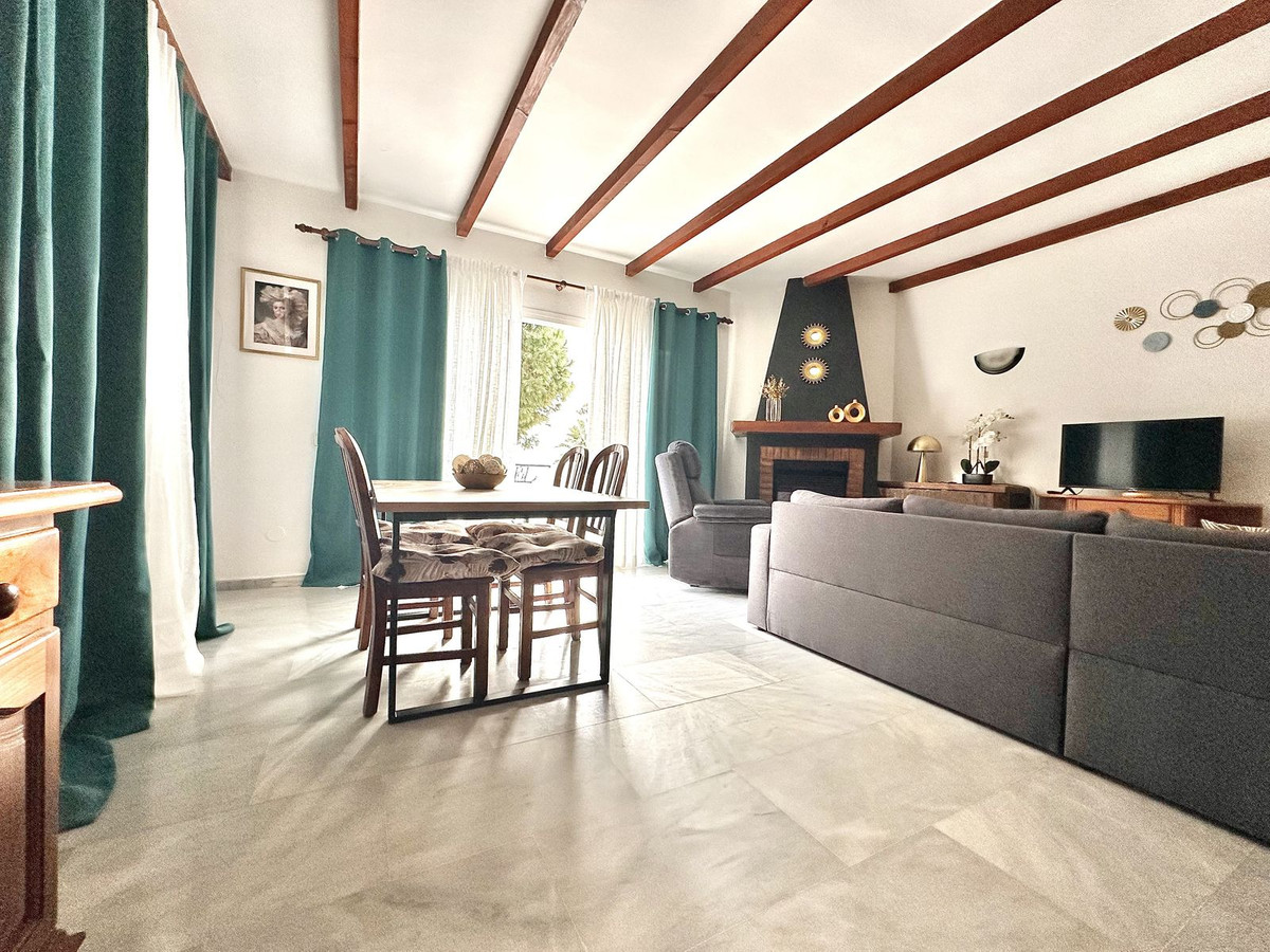 4 bedroom Townhouses for sale in Calahonda – R5291731 4 bedroom Townhouses for sale in Calahonda – R5291731