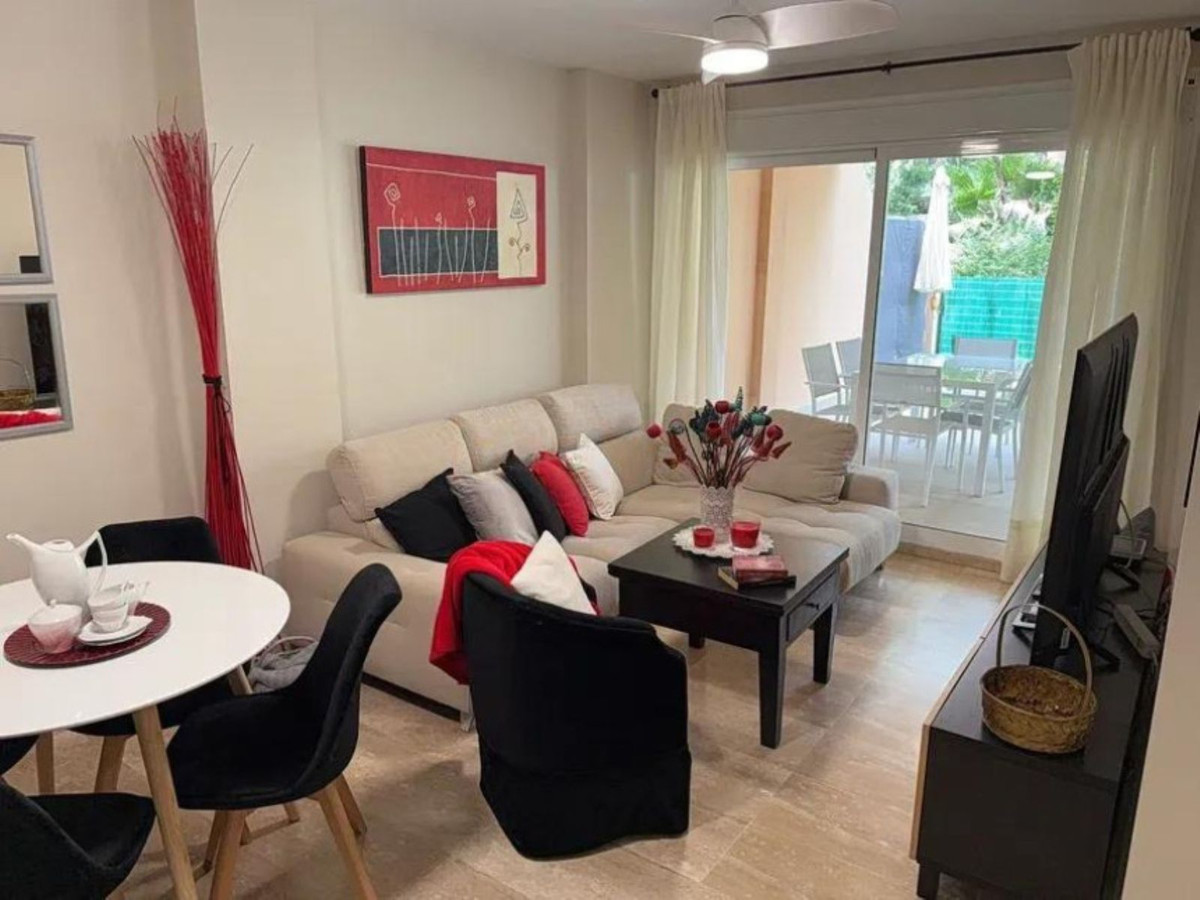 2 bedroom Apartments for sale in Las Chapas – R5292199