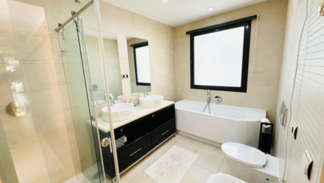 3 bedroom Penthouses for sale in Altos de los Monteros – R5318167