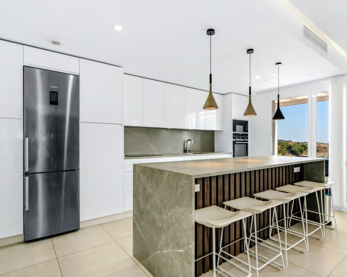 3 bedroom Penthouses for sale in Altos de los Monteros – R5259430