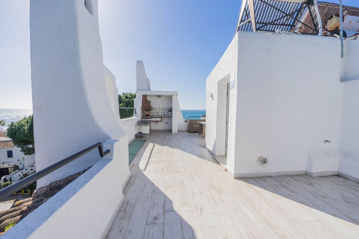 4 bedroom Semi-detached for sale in Calahonda – R5314924