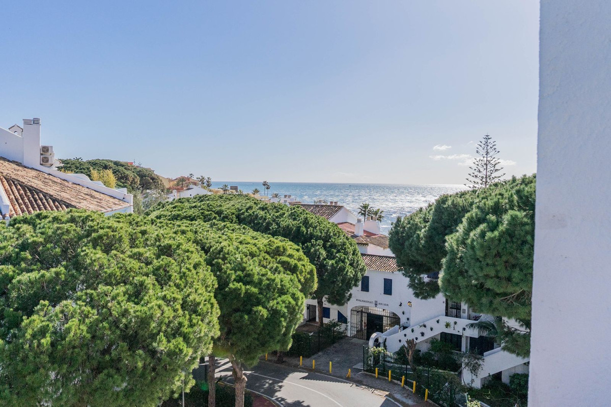 4 bedroom Semi-detached for sale in Calahonda – R5314924