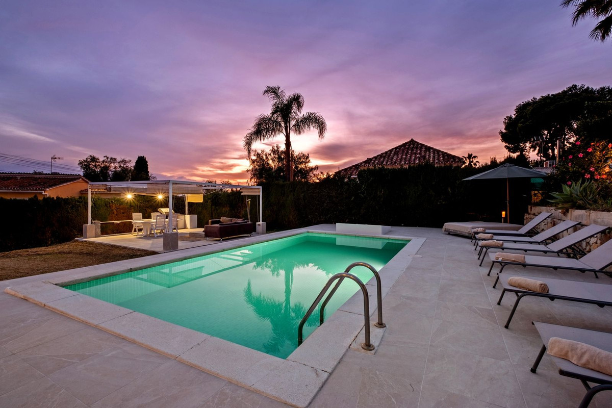 4 bedroom Villas for sale in Elviria – R5322388