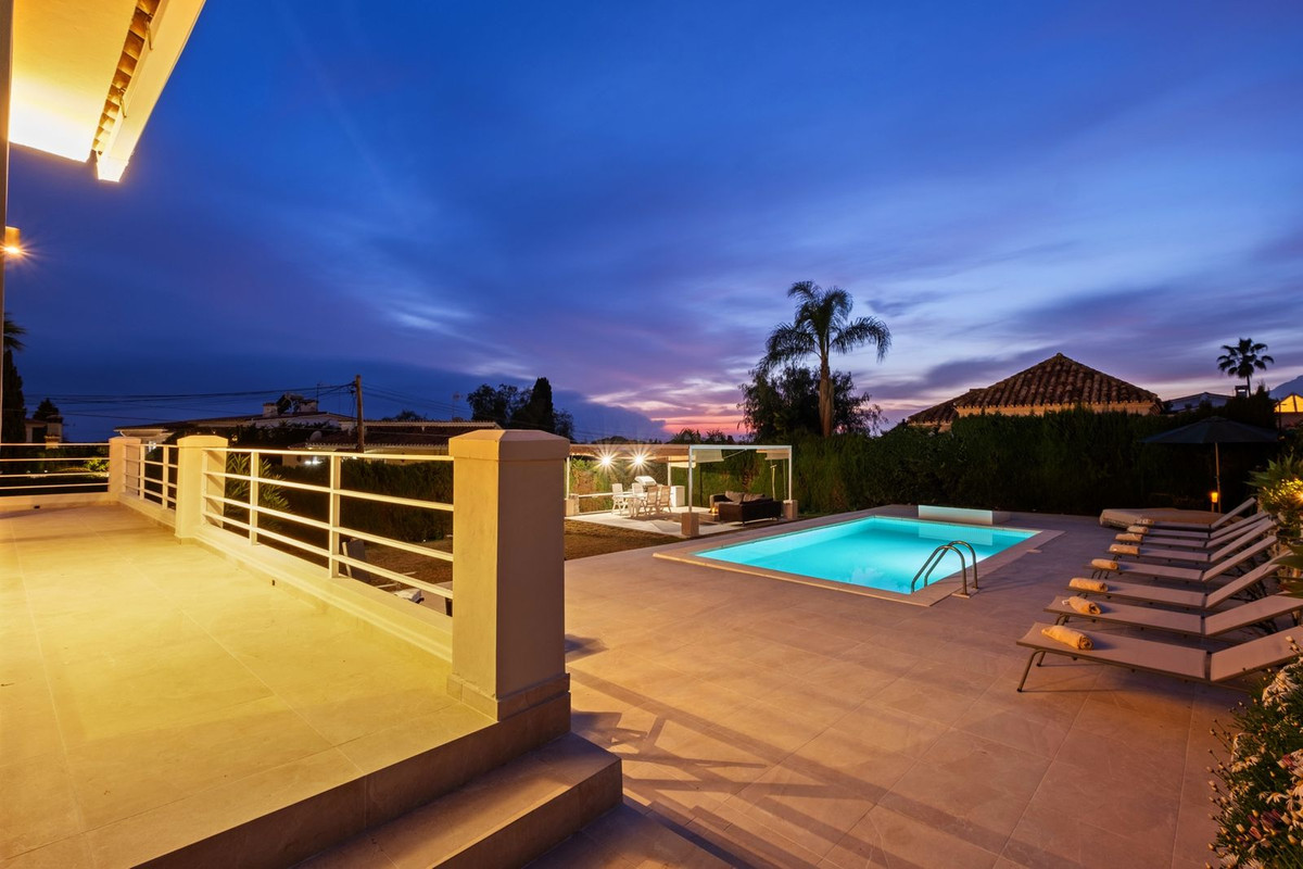 4 bedroom Villas for sale in Elviria – R5322388