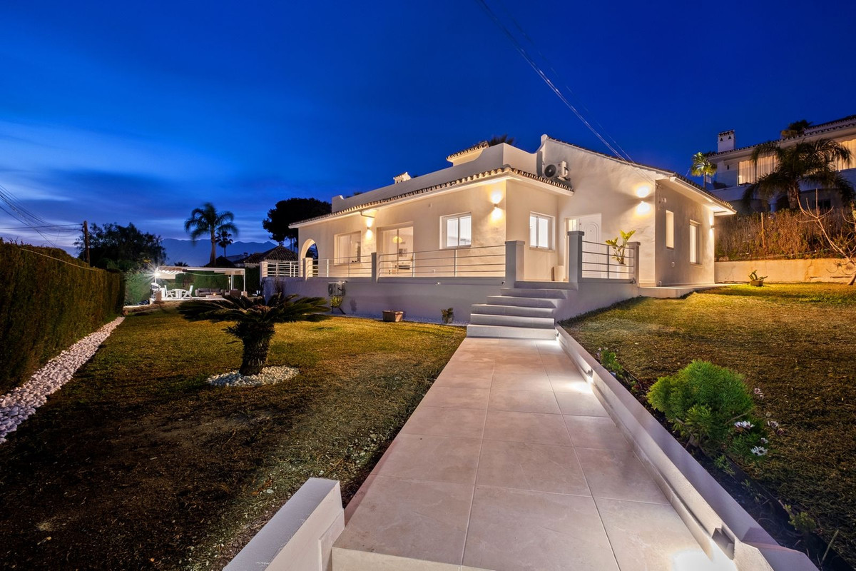 4 bedroom Villas for sale in Elviria – R5322388