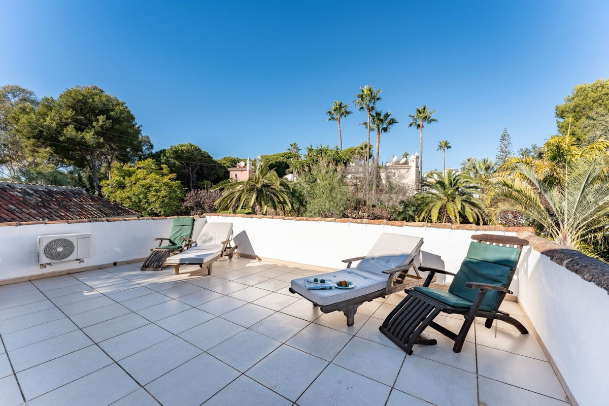 4 bedroom Villas for sale in Calahonda – R4652110