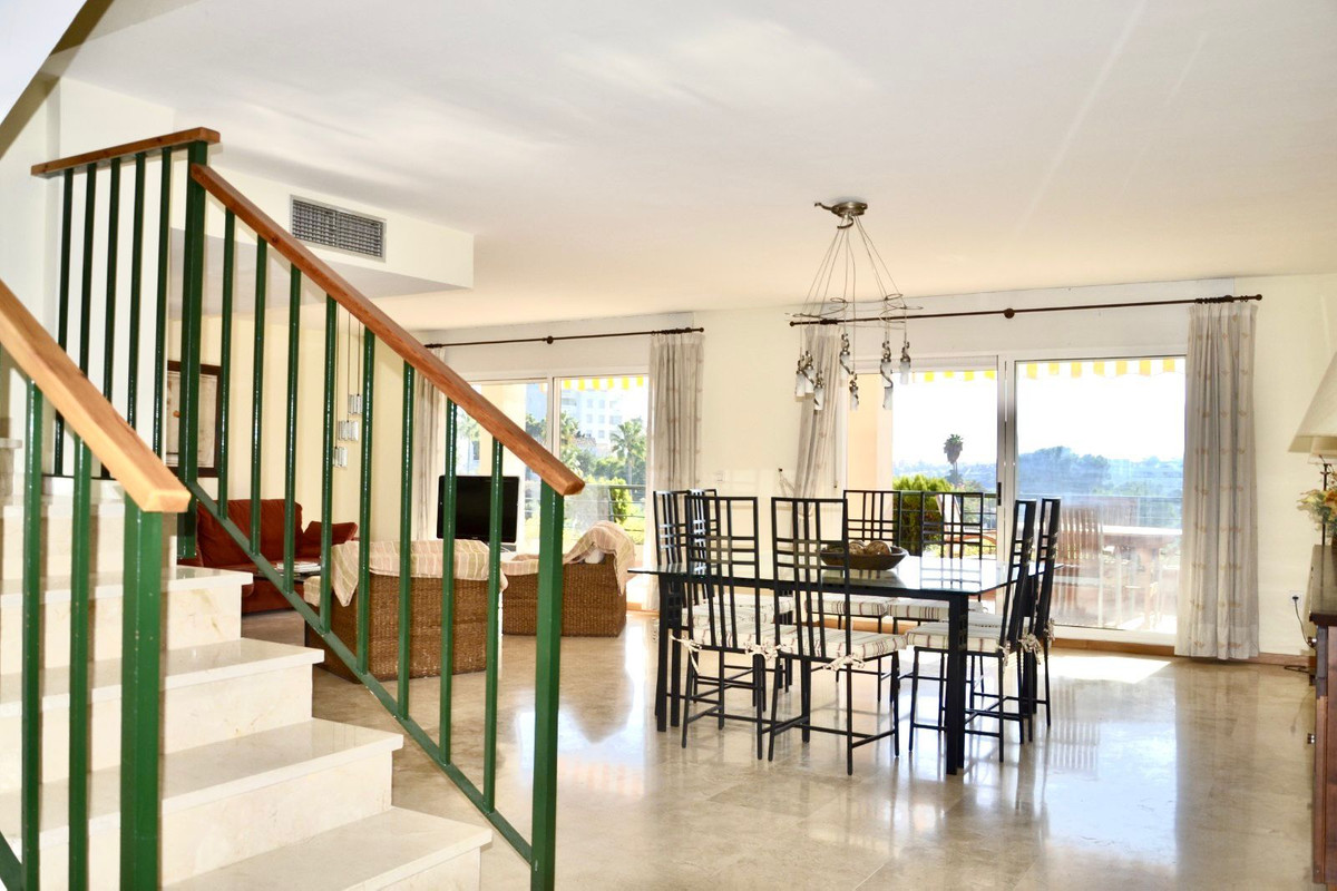 4 bedroom Apartments for sale in Guadalmina Alta – R5164726