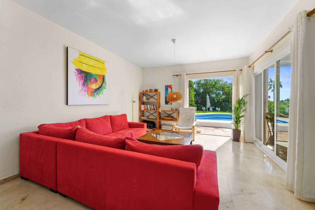 5 bedroom Villas for sale in Calahonda – R5306470