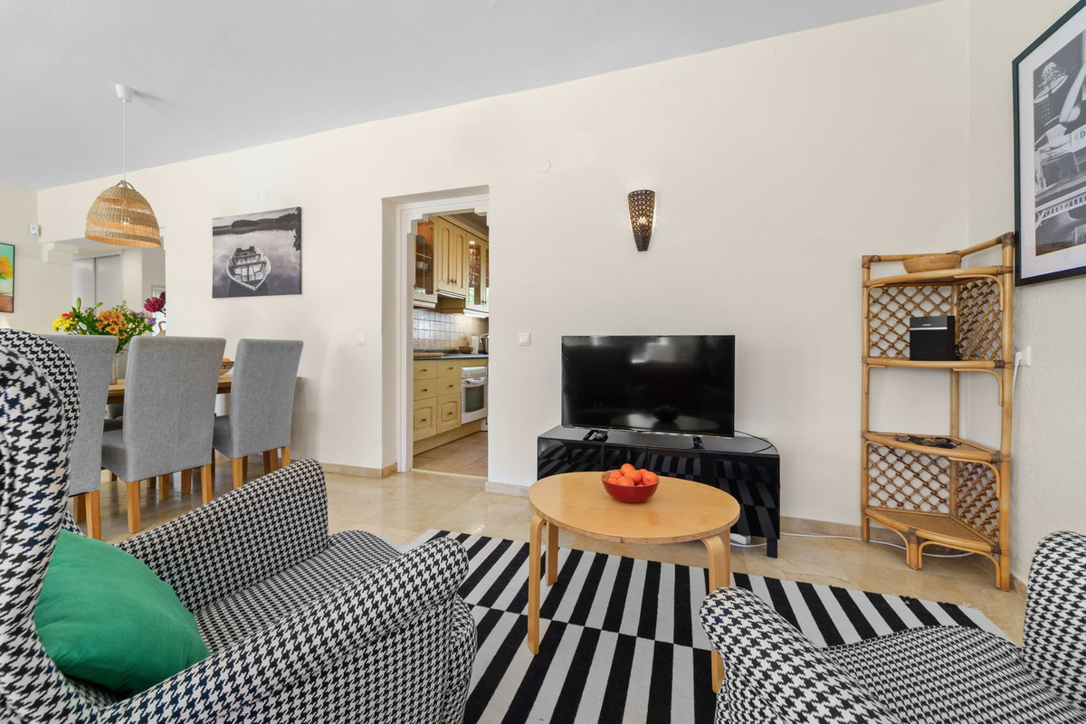 5 bedroom Villas for sale in Calahonda – R5306470