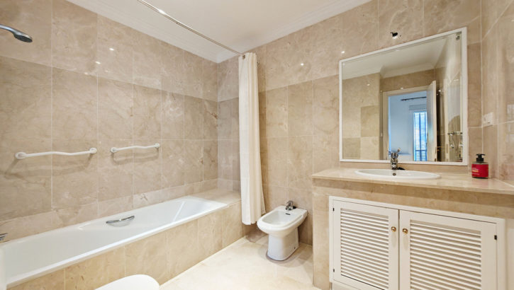 Apartamentos de 2 dormitorios en venta en Elviria – R4994095 en 