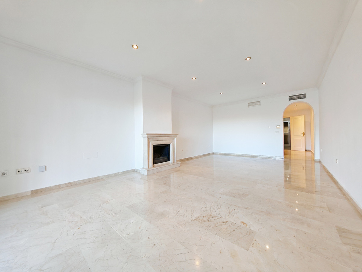 2 bedroom Apartments for sale in Elviria – R4994095 2 bedroom Apartments for sale in Elviria – R4994095