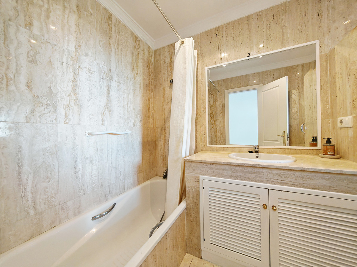 2 bedroom Apartments for sale in Elviria – R4994095 2 bedroom Apartments for sale in Elviria – R4994095