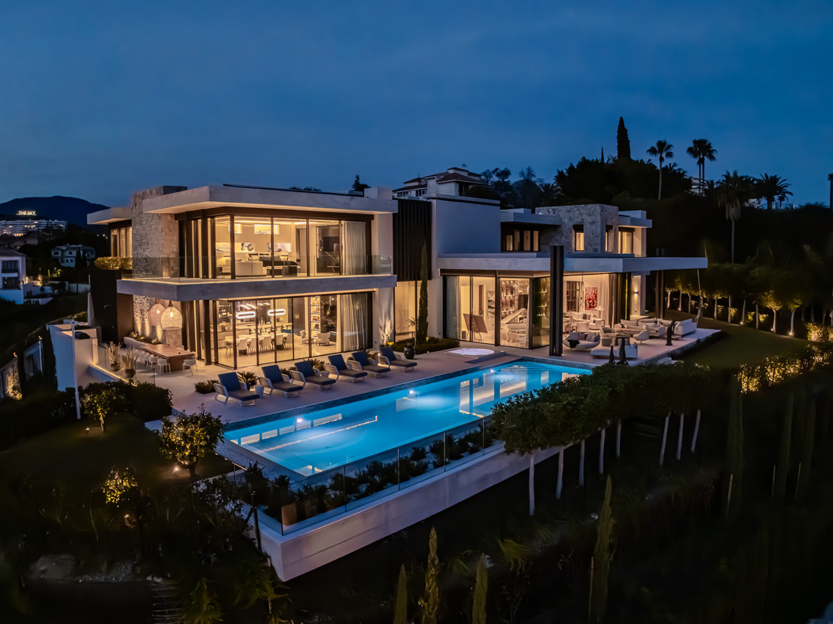 8 bedroom Villas for sale in La Quinta – R5217985 8 bedroom Villas for sale in La Quinta – R5217985