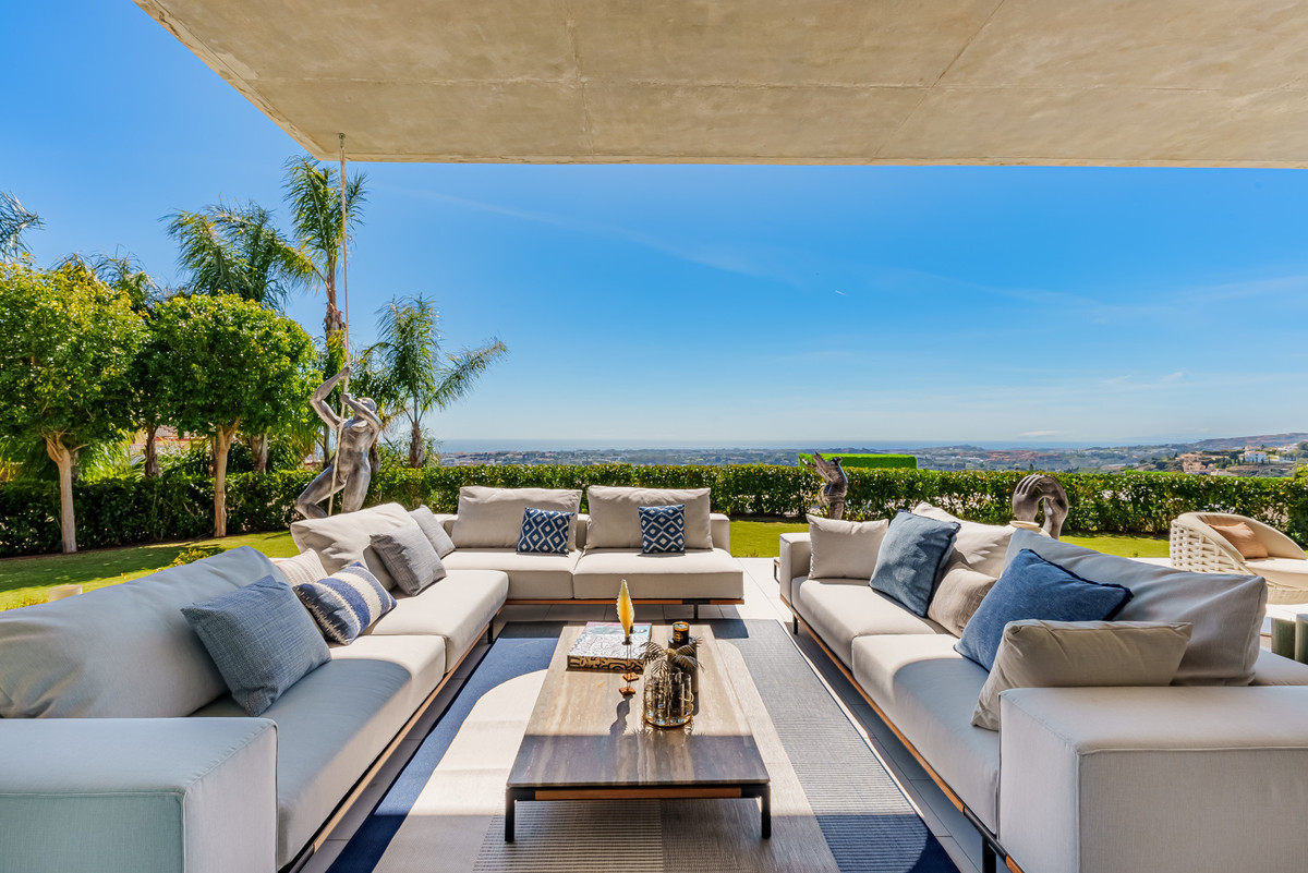 8 bedroom Villas for sale in La Quinta – R5217985 8 bedroom Villas for sale in La Quinta – R5217985