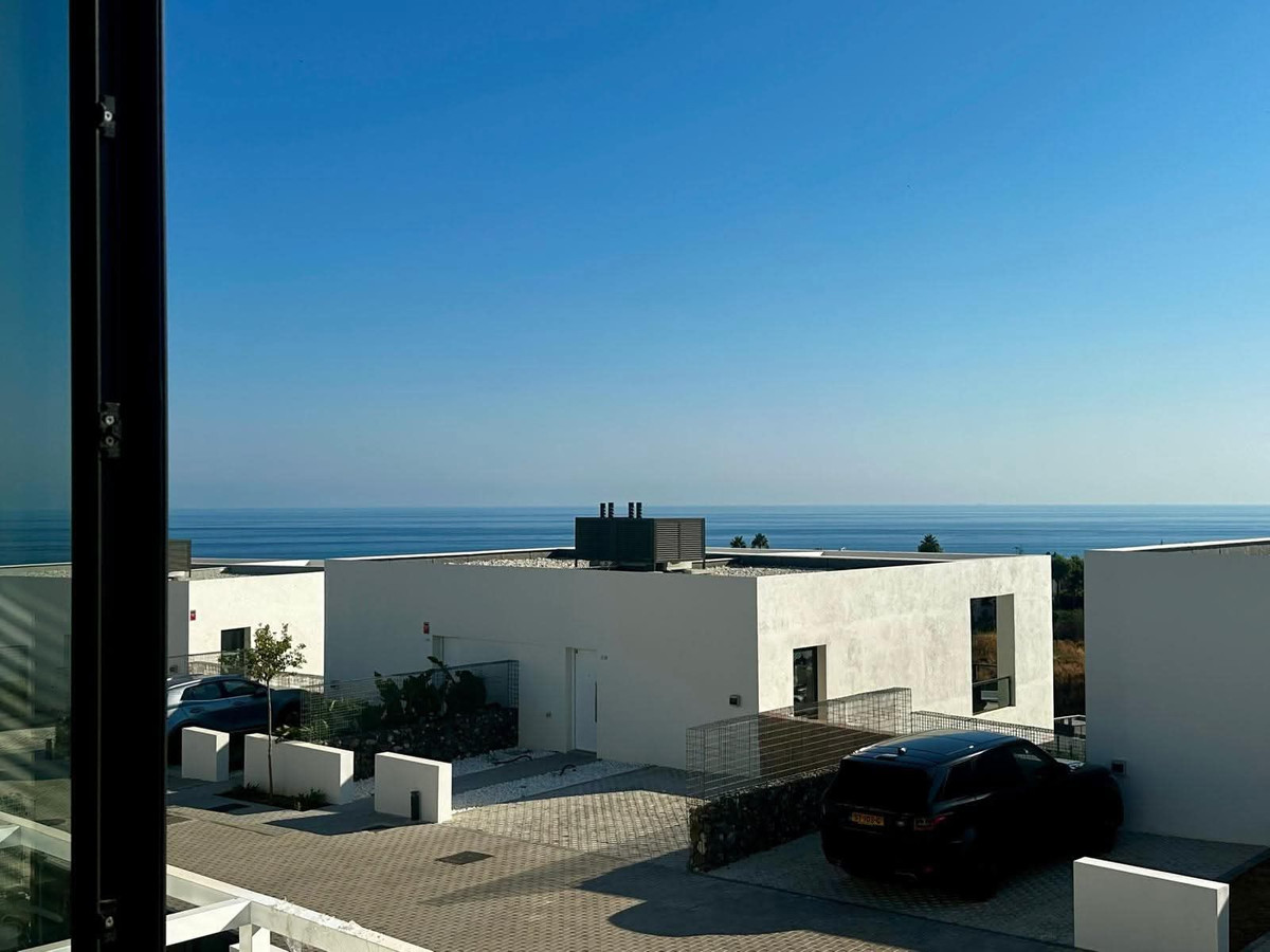 Pareados de 4 dormitorios en venta en Riviera del Sol – R5018596