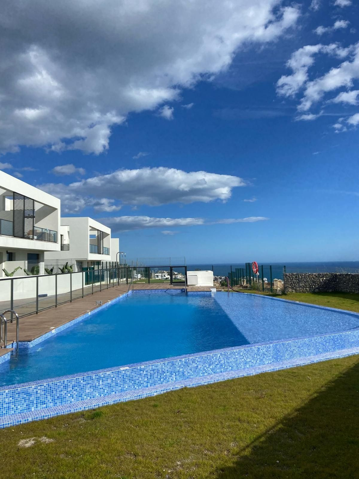 Pareados de 4 dormitorios en venta en Riviera del Sol – R5018596