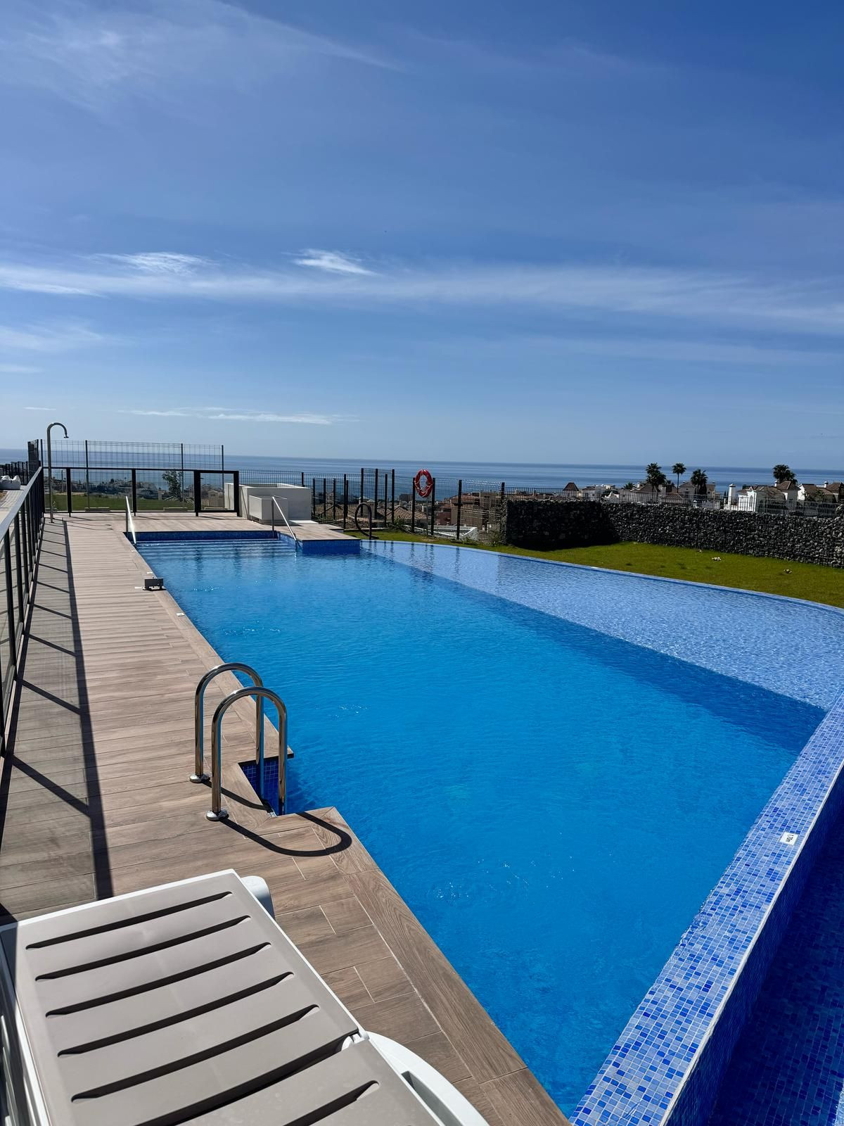 Pareados de 4 dormitorios en venta en Riviera del Sol – R5018596