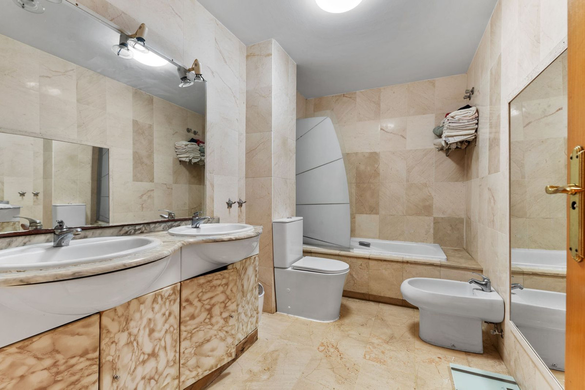 2 bedroom Apartments for sale in Guadalmina Alta – R5288629