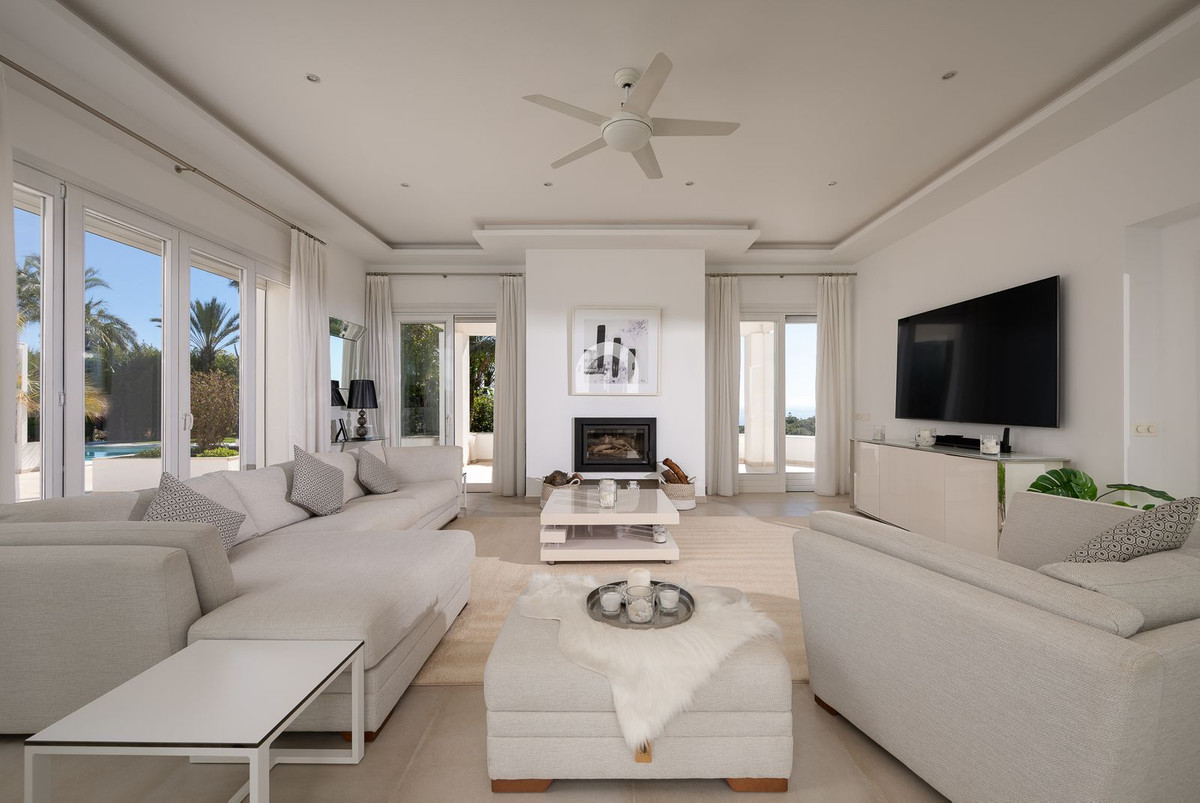 9 bedroom Villas for sale in Hacienda Las Chapas – R5308135