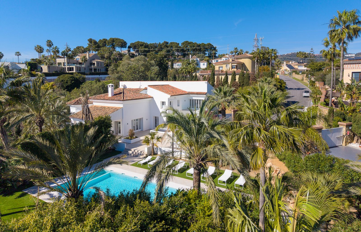 9 bedroom Villas for sale in Hacienda Las Chapas – R5308135