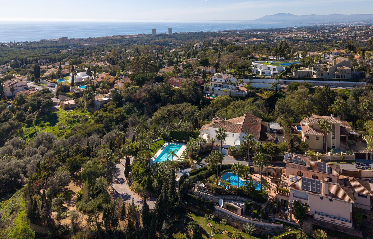 9 bedroom Villas for sale in Hacienda Las Chapas – R5308135