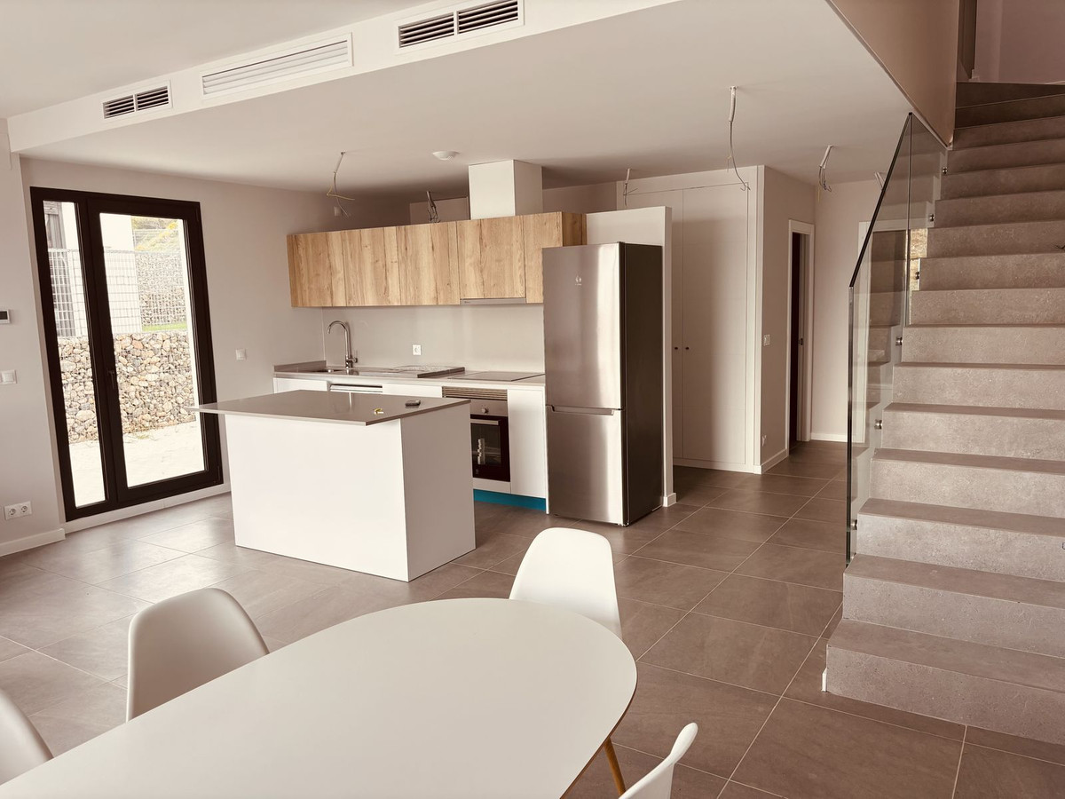 4 bedroom Semi-detached for sale in Riviera del Sol – R5329504 4 bedroom Semi-detached for sale in Riviera del Sol – R5329504