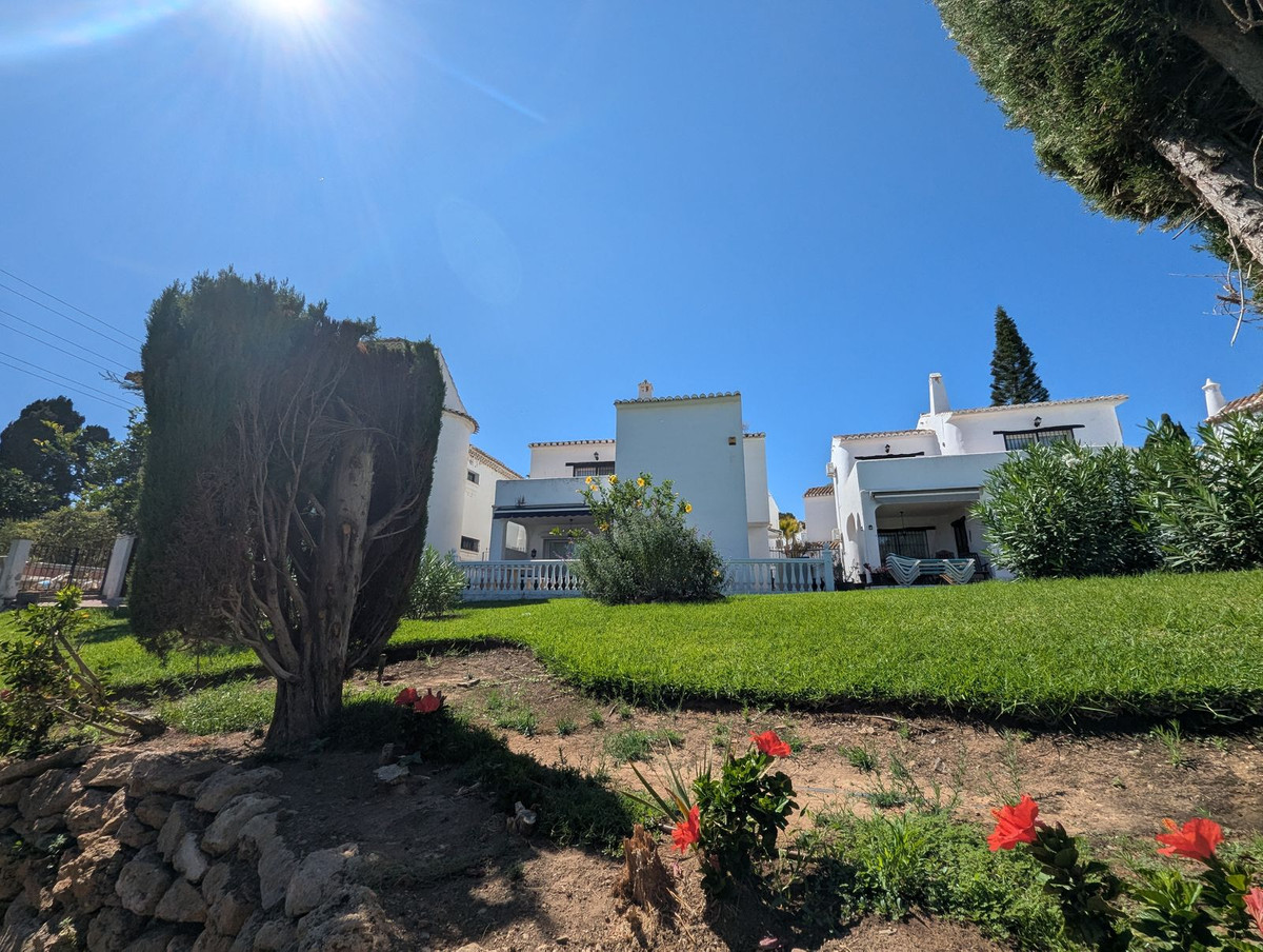 3 bedroom Townhouses for sale in Calahonda – R5327428