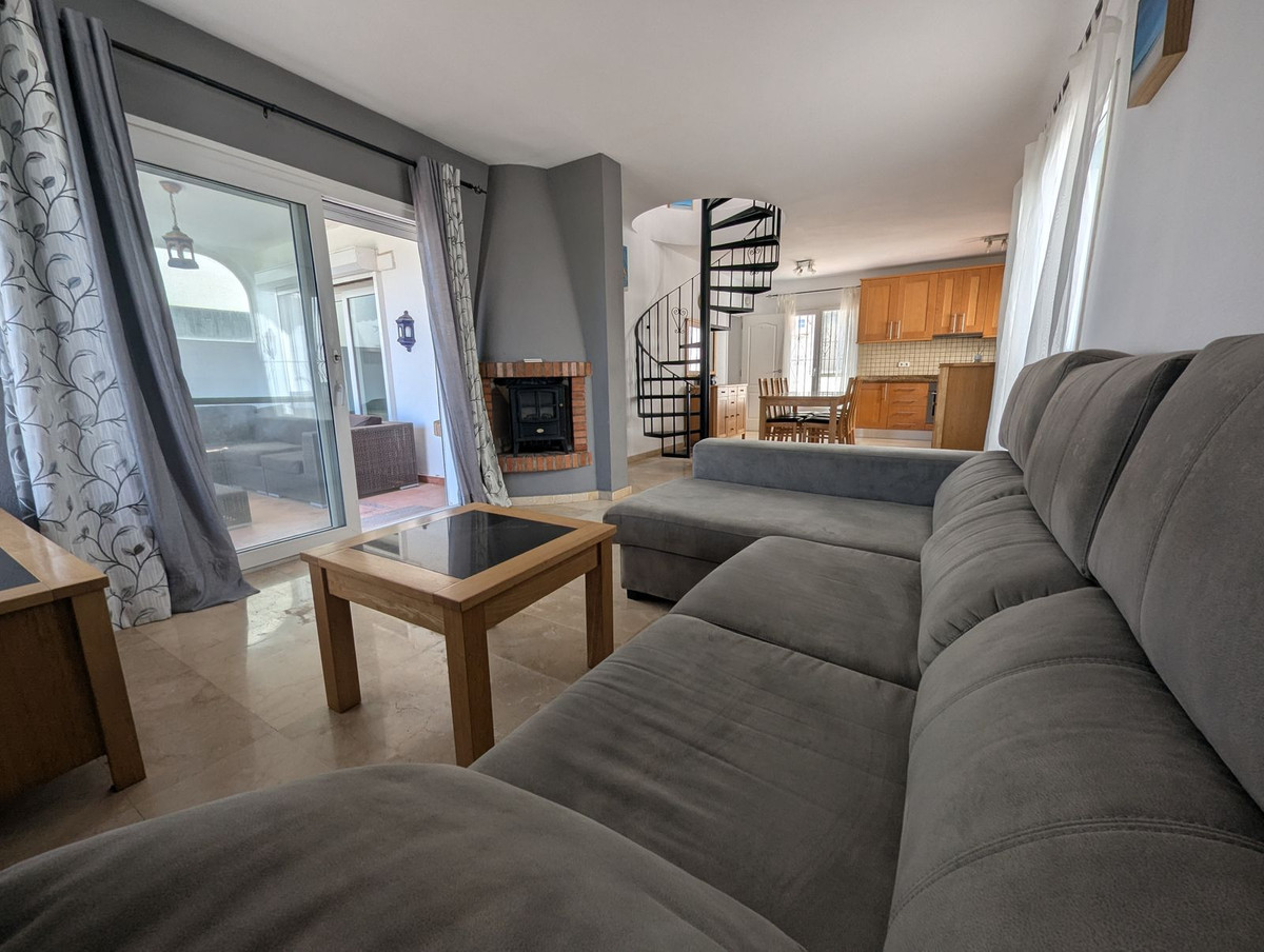 3 bedroom Townhouses for sale in Calahonda – R5327428