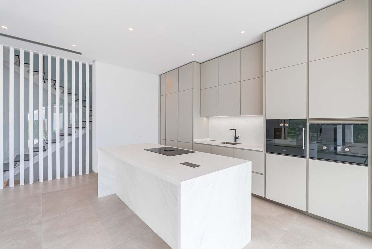 Villas de 4 dormitorios en venta en Marbella – R5195698