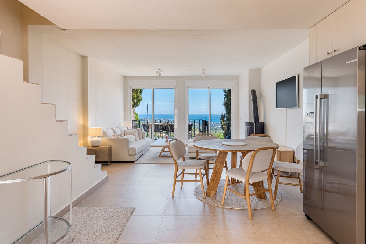 2 bedroom Townhouses for sale in Altos de los Monteros – R5343076